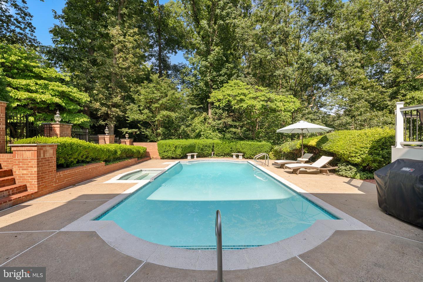 933 WOBURN CT, MCLEAN, Virginia 22102, 5 Bedrooms Bedrooms, ,6 BathroomsBathrooms,Residential,For sale,933 WOBURN CT,VAFX2250482 MLS # VAFX2250482