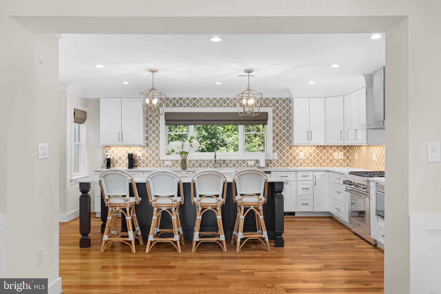 933 WOBURN CT, MCLEAN, Virginia 22102, 5 Bedrooms Bedrooms, ,6 BathroomsBathrooms,Residential,For sale,933 WOBURN CT,VAFX2250482 MLS # VAFX2250482