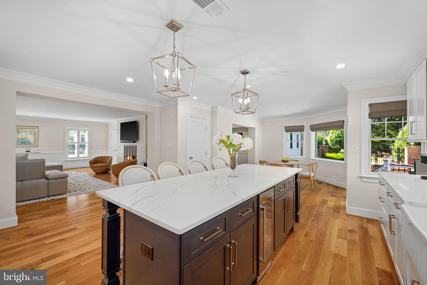 933 WOBURN CT, MCLEAN, Virginia 22102, 5 Bedrooms Bedrooms, ,6 BathroomsBathrooms,Residential,For sale,933 WOBURN CT,VAFX2250482 MLS # VAFX2250482