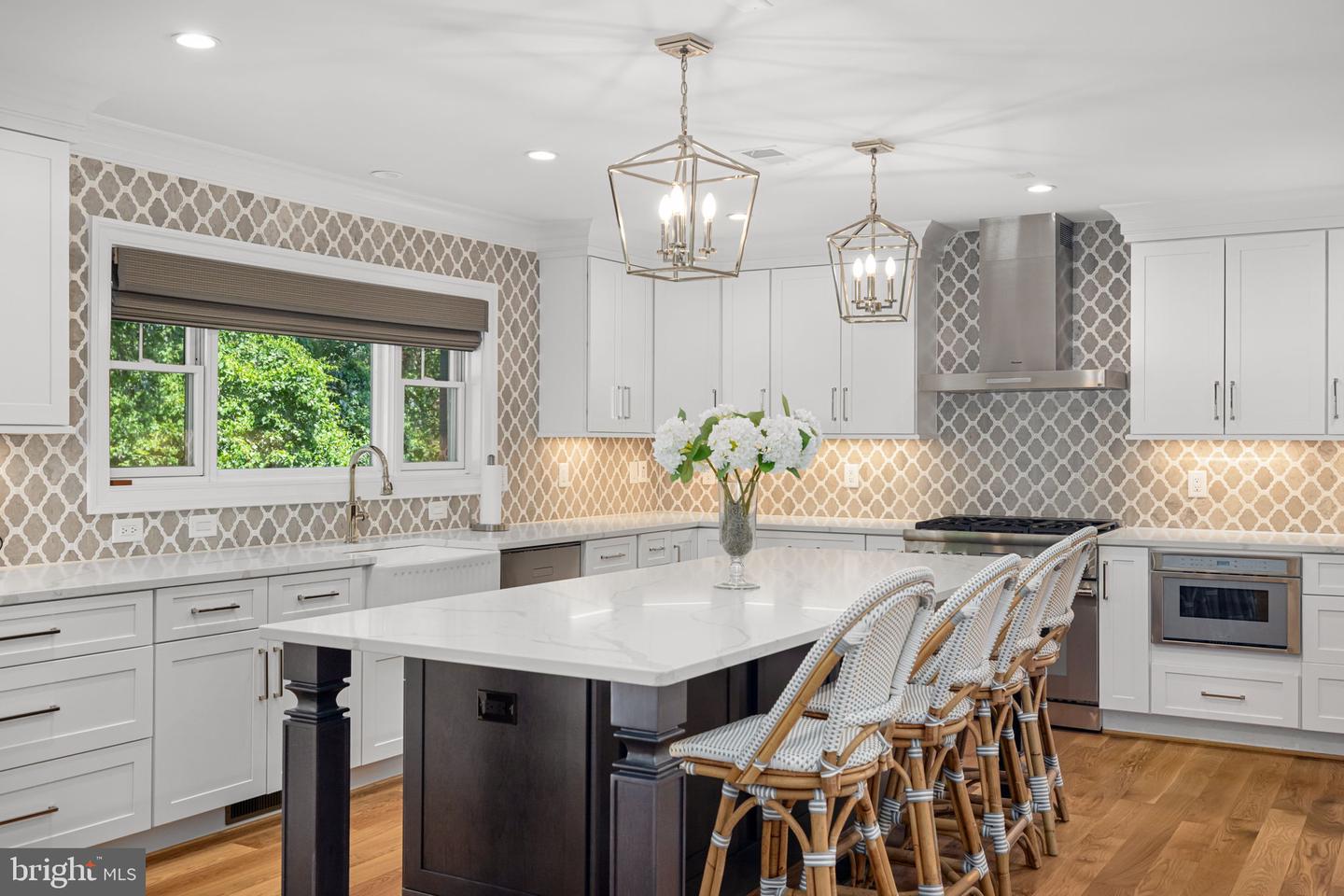 933 WOBURN CT, MCLEAN, Virginia 22102, 5 Bedrooms Bedrooms, ,6 BathroomsBathrooms,Residential,For sale,933 WOBURN CT,VAFX2250482 MLS # VAFX2250482