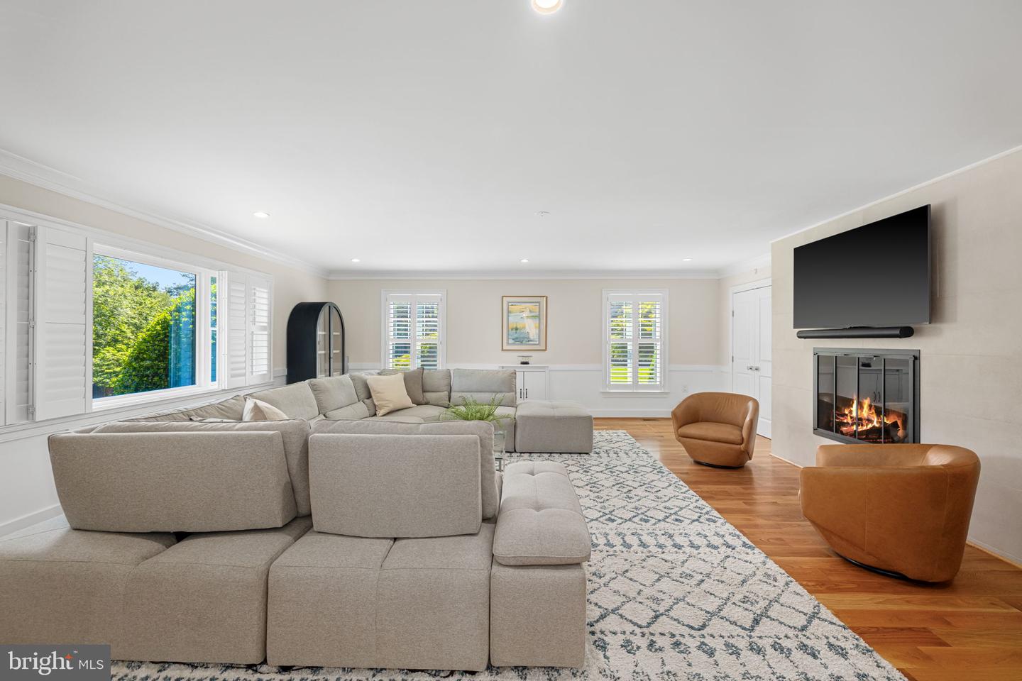 933 WOBURN CT, MCLEAN, Virginia 22102, 5 Bedrooms Bedrooms, ,6 BathroomsBathrooms,Residential,For sale,933 WOBURN CT,VAFX2250482 MLS # VAFX2250482