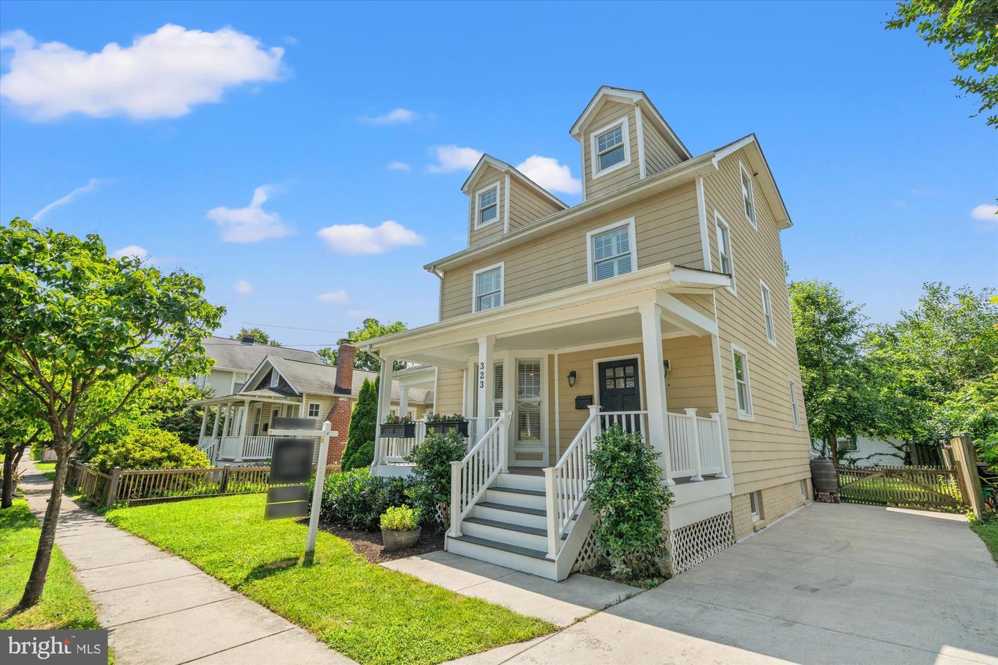 323 CLIFFORD AVE, ALEXANDRIA, Virginia 22305, 3 Bedrooms Bedrooms, ,3 BathroomsBathrooms,Residential,For sale,323 CLIFFORD AVE,VAAX2046912 MLS # VAAX2046912