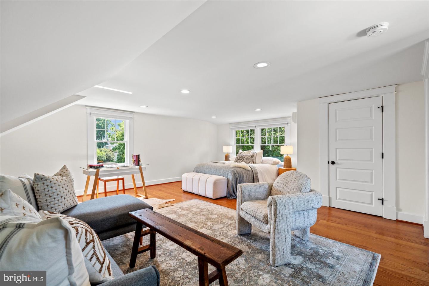 323 CLIFFORD AVE, ALEXANDRIA, Virginia 22305, 3 Bedrooms Bedrooms, ,3 BathroomsBathrooms,Residential,For sale,323 CLIFFORD AVE,VAAX2046912 MLS # VAAX2046912