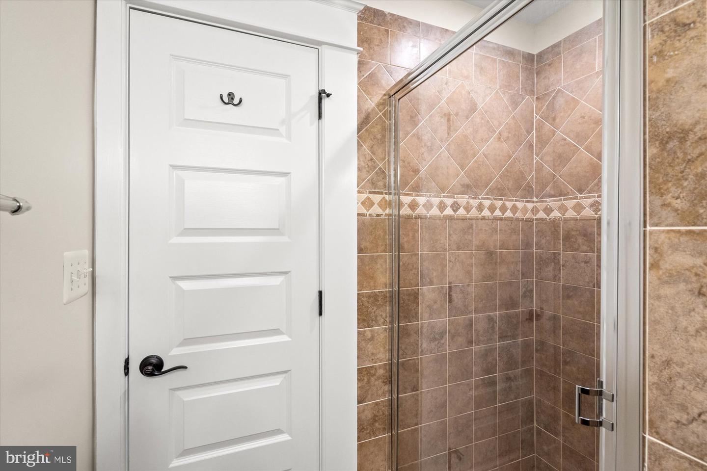 323 CLIFFORD AVE, ALEXANDRIA, Virginia 22305, 3 Bedrooms Bedrooms, ,3 BathroomsBathrooms,Residential,For sale,323 CLIFFORD AVE,VAAX2046912 MLS # VAAX2046912