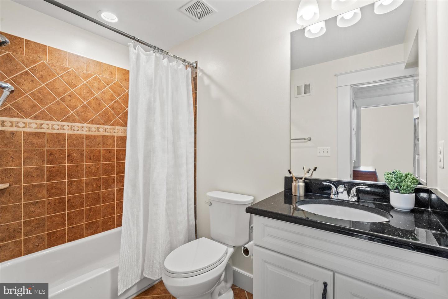 323 CLIFFORD AVE, ALEXANDRIA, Virginia 22305, 3 Bedrooms Bedrooms, ,3 BathroomsBathrooms,Residential,For sale,323 CLIFFORD AVE,VAAX2046912 MLS # VAAX2046912