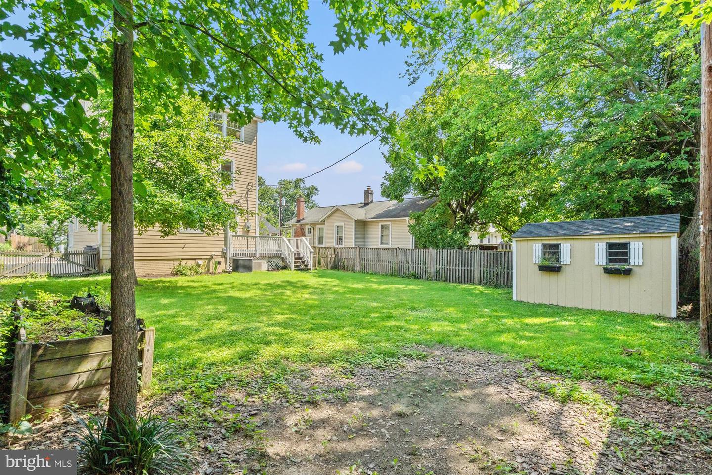 323 CLIFFORD AVE, ALEXANDRIA, Virginia 22305, 3 Bedrooms Bedrooms, ,3 BathroomsBathrooms,Residential,For sale,323 CLIFFORD AVE,VAAX2046912 MLS # VAAX2046912