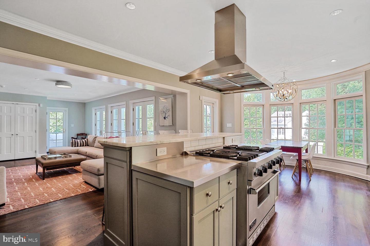5053 SEDGWICK ST NW, WASHINGTON, District Of Columbia 20016, 5 Bedrooms Bedrooms, ,4 BathroomsBathrooms,Residential,For sale,5053 SEDGWICK ST NW,DCDC2207700 MLS # DCDC2207700