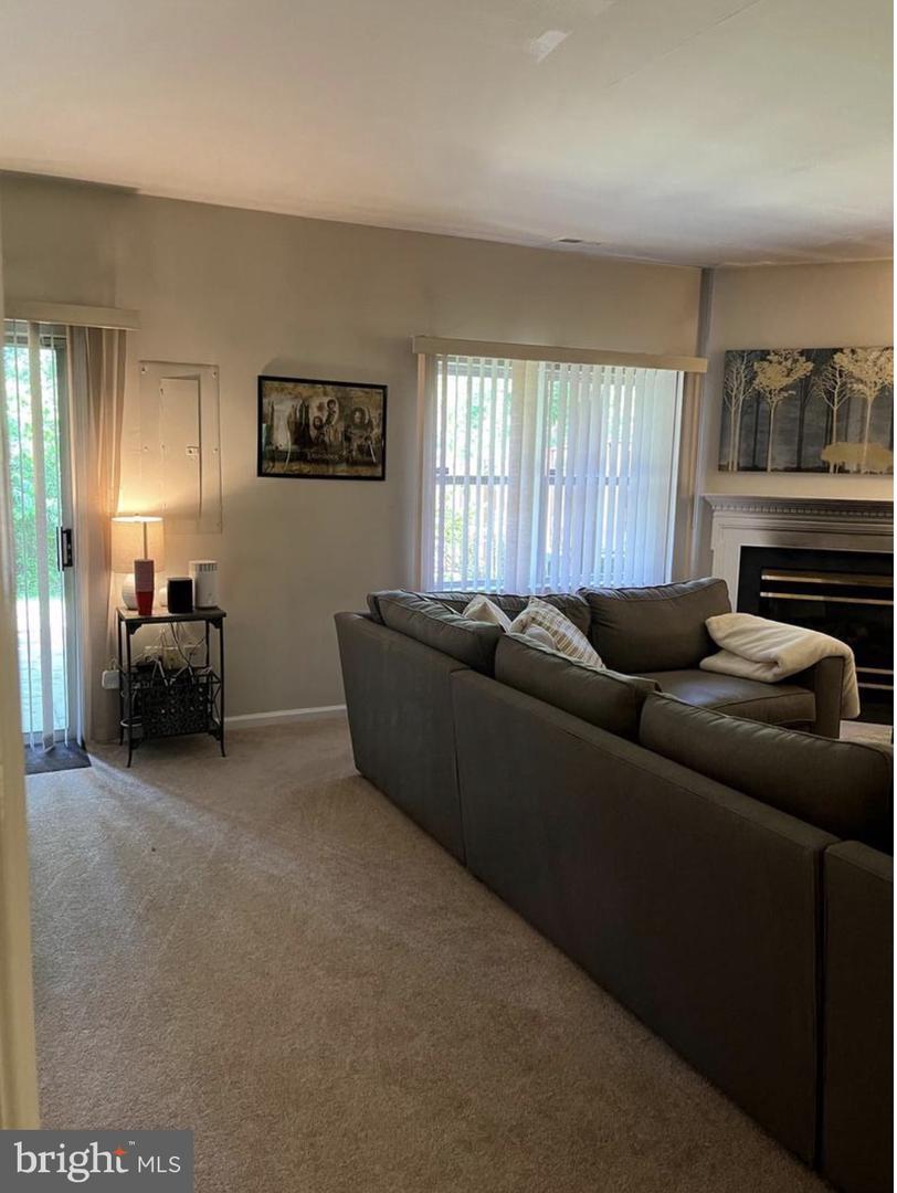 13222 GOOSE POND LN, FAIRFAX, Virginia 22033, 3 Bedrooms Bedrooms, 3 Rooms Rooms,2 BathroomsBathrooms,Residential,For sale,13222 GOOSE POND LN,VAFX2250588 MLS # VAFX2250588