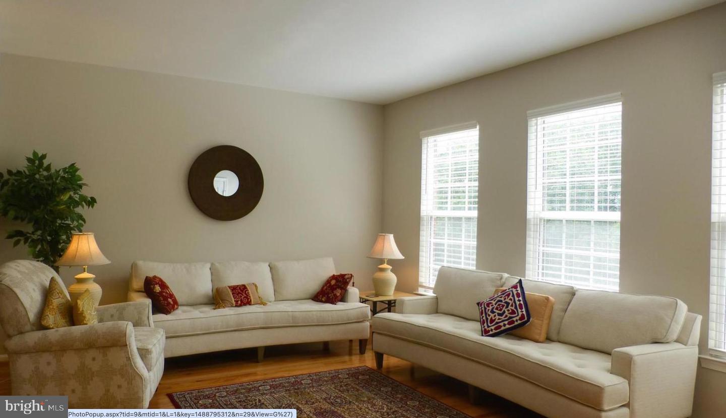 13222 GOOSE POND LN, FAIRFAX, Virginia 22033, 3 Bedrooms Bedrooms, 3 Rooms Rooms,2 BathroomsBathrooms,Residential,For sale,13222 GOOSE POND LN,VAFX2250588 MLS # VAFX2250588