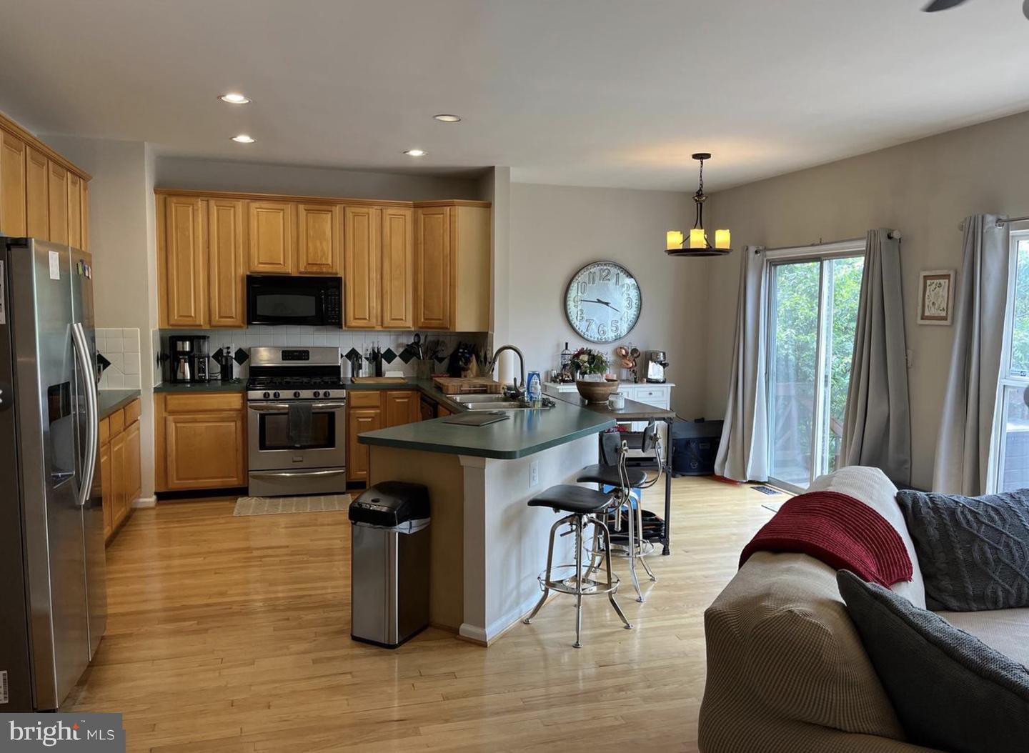 13222 GOOSE POND LN, FAIRFAX, Virginia 22033, 3 Bedrooms Bedrooms, 3 Rooms Rooms,2 BathroomsBathrooms,Residential,For sale,13222 GOOSE POND LN,VAFX2250588 MLS # VAFX2250588