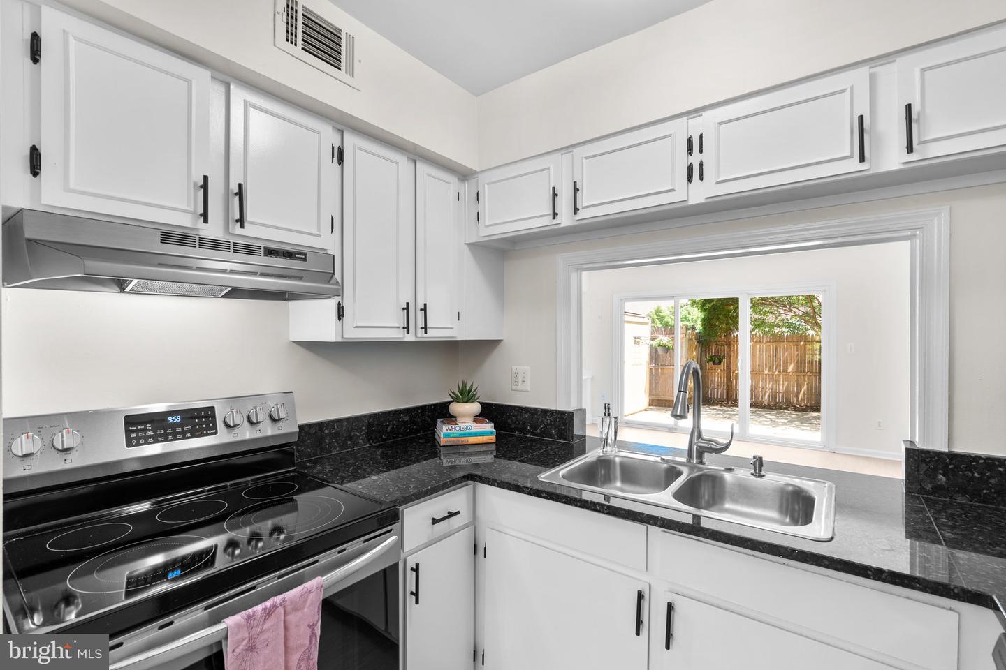 8384 FORRESTER BLVD, SPRINGFIELD, Virginia 22152, 2 Bedrooms Bedrooms, ,1 BathroomBathrooms,Residential,For sale,8384 FORRESTER BLVD,VAFX2250626 MLS # VAFX2250626