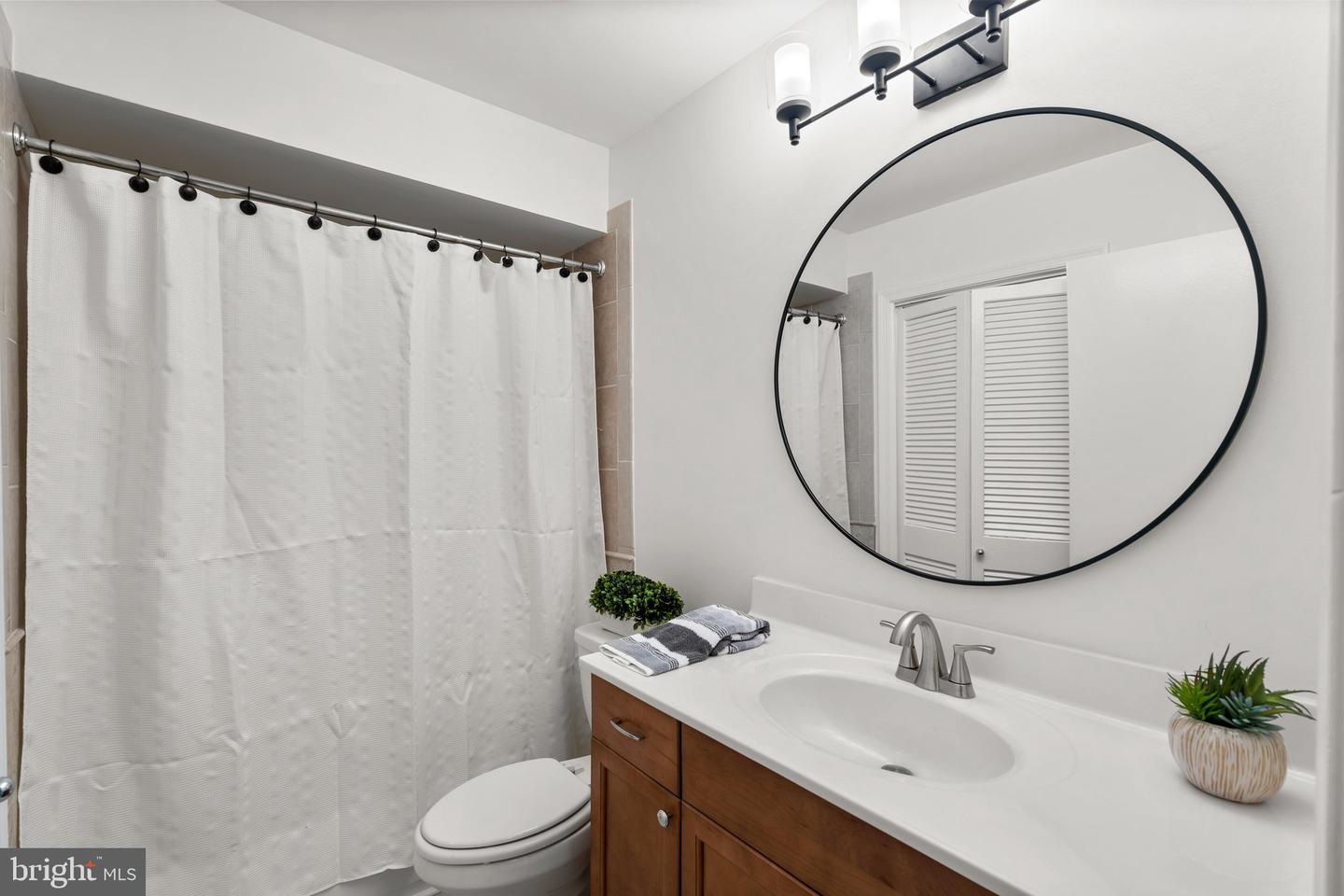 8384 FORRESTER BLVD, SPRINGFIELD, Virginia 22152, 2 Bedrooms Bedrooms, ,1 BathroomBathrooms,Residential,For sale,8384 FORRESTER BLVD,VAFX2250626 MLS # VAFX2250626