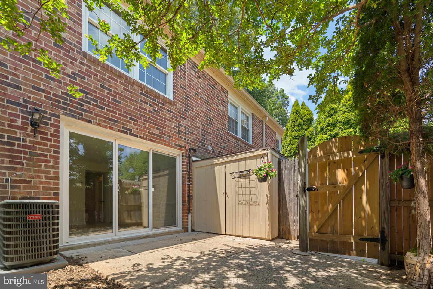 8384 FORRESTER BLVD, SPRINGFIELD, Virginia 22152, 2 Bedrooms Bedrooms, ,1 BathroomBathrooms,Residential,For sale,8384 FORRESTER BLVD,VAFX2250626 MLS # VAFX2250626