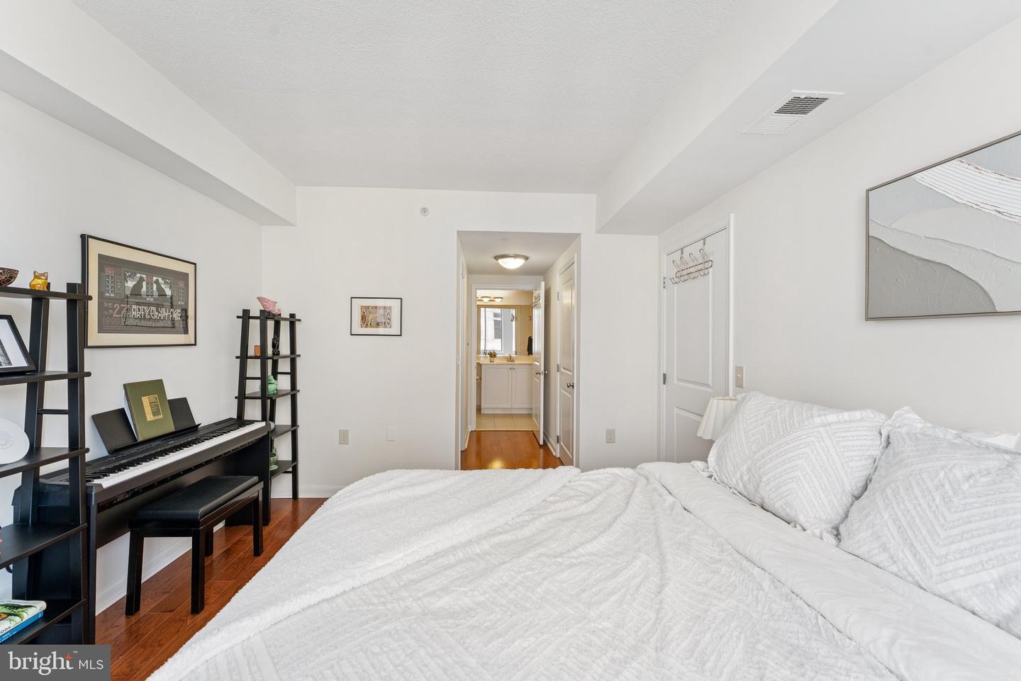 851 N GLEBE RD #718, ARLINGTON, Virginia 22203, 1 Bedroom Bedrooms, ,1 BathroomBathrooms,Residential,For sale,851 N GLEBE RD #718,VAAR2059854 MLS # VAAR2059854