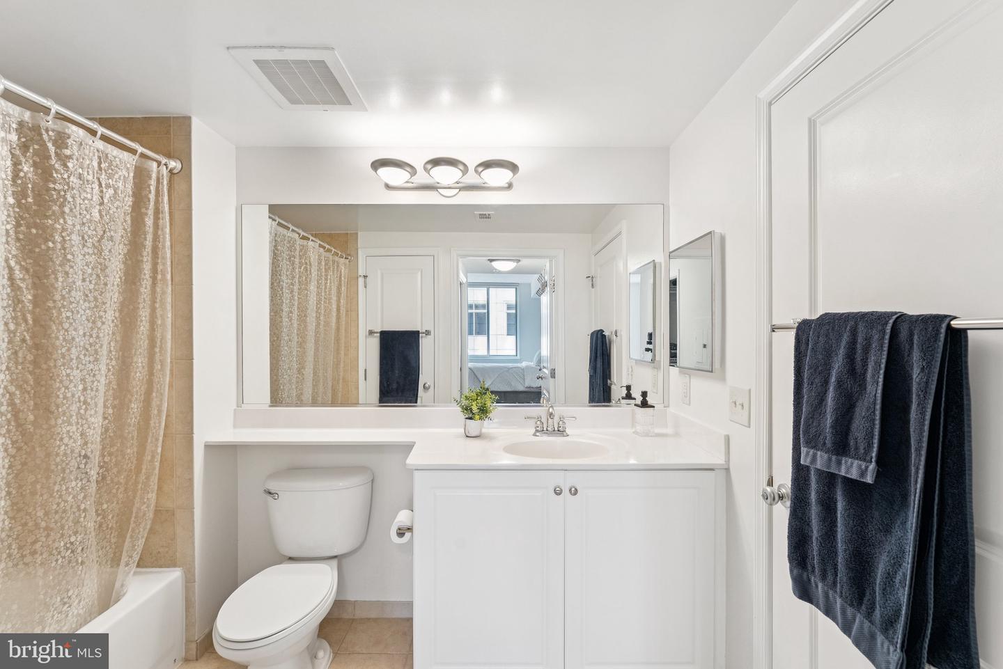 851 N GLEBE RD #718, ARLINGTON, Virginia 22203, 1 Bedroom Bedrooms, ,1 BathroomBathrooms,Residential,For sale,851 N GLEBE RD #718,VAAR2059854 MLS # VAAR2059854