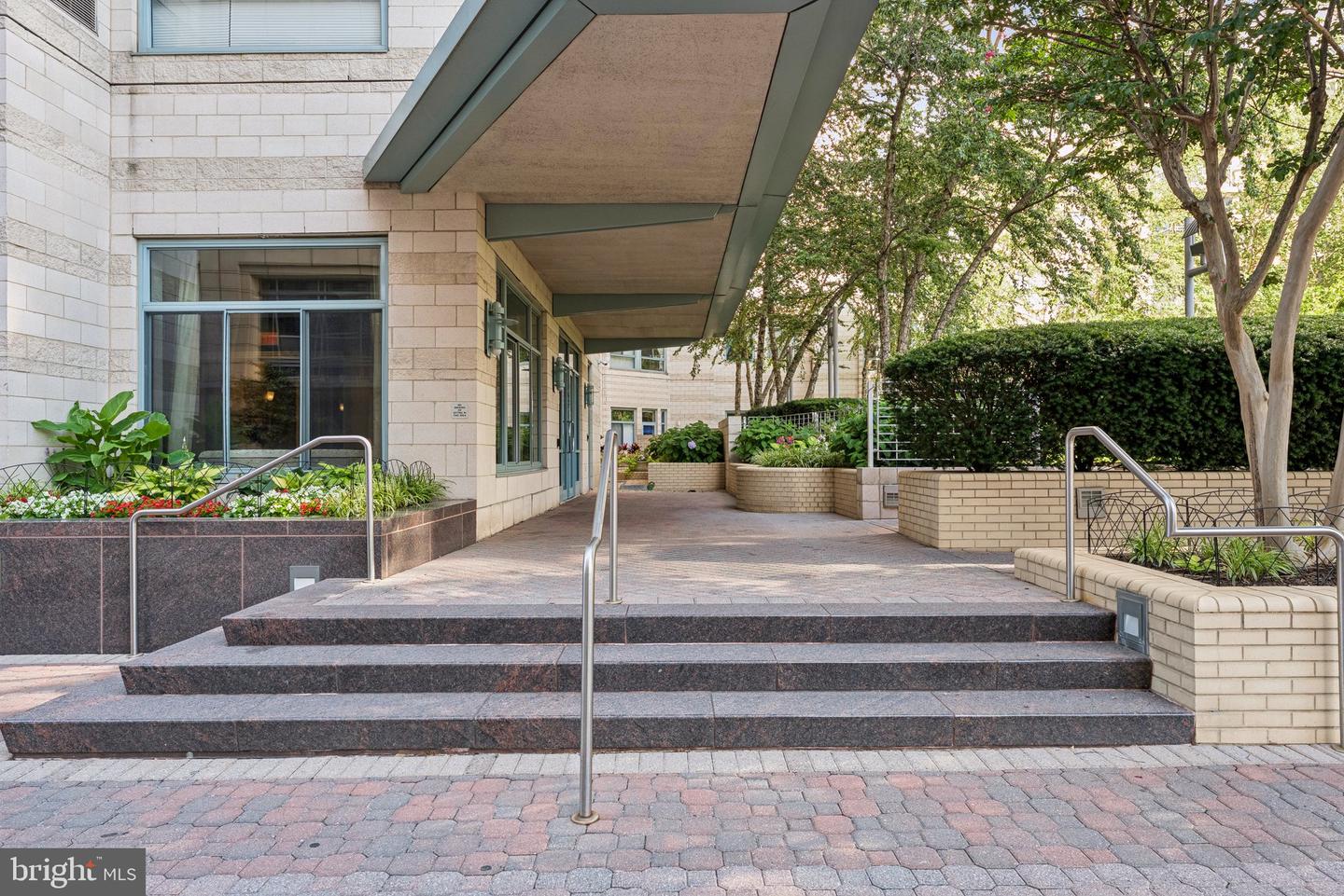 851 N GLEBE RD #718, ARLINGTON, Virginia 22203, 1 Bedroom Bedrooms, ,1 BathroomBathrooms,Residential,For sale,851 N GLEBE RD #718,VAAR2059854 MLS # VAAR2059854
