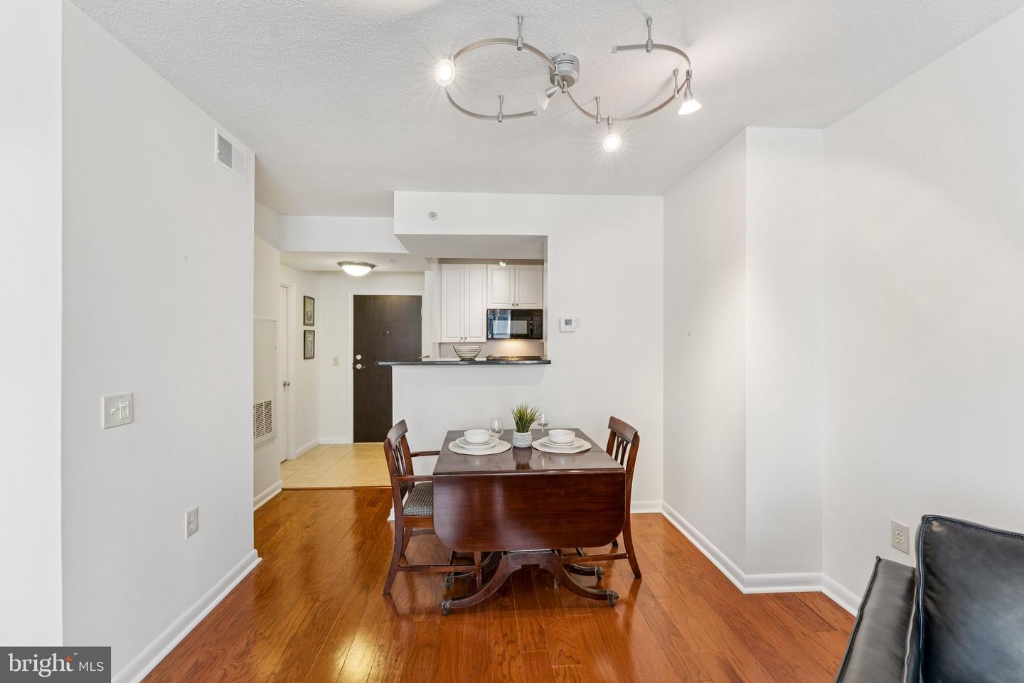 851 N GLEBE RD #718, ARLINGTON, Virginia 22203, 1 Bedroom Bedrooms, ,1 BathroomBathrooms,Residential,For sale,851 N GLEBE RD #718,VAAR2059854 MLS # VAAR2059854