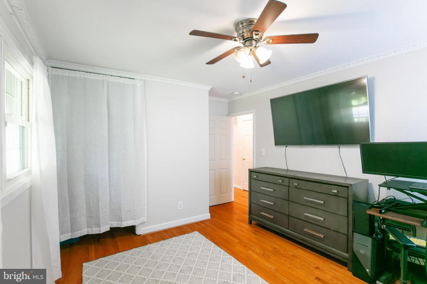5722 LARPIN LN, ALEXANDRIA, Virginia 22310, 3 Bedrooms Bedrooms, ,3 BathroomsBathrooms,Residential,For sale,5722 LARPIN LN,VAFX2250638 MLS # VAFX2250638