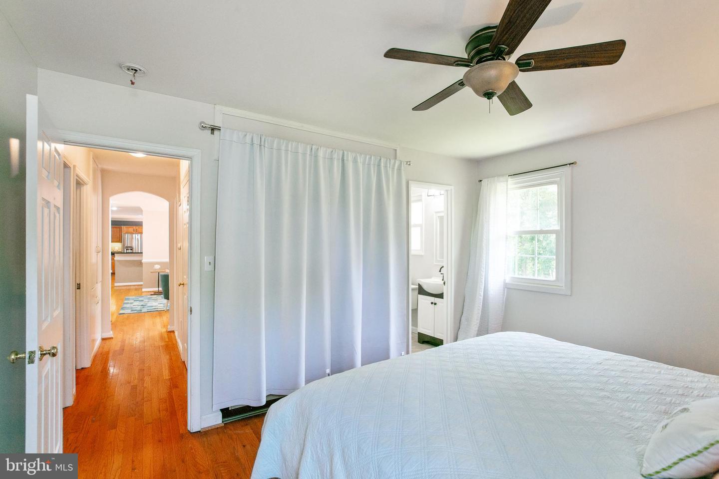 5722 LARPIN LN, ALEXANDRIA, Virginia 22310, 3 Bedrooms Bedrooms, ,3 BathroomsBathrooms,Residential,For sale,5722 LARPIN LN,VAFX2250638 MLS # VAFX2250638