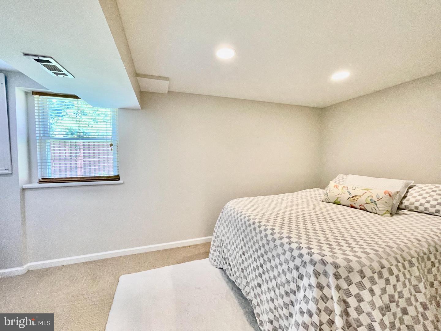 5722 LARPIN LN, ALEXANDRIA, Virginia 22310, 3 Bedrooms Bedrooms, ,3 BathroomsBathrooms,Residential,For sale,5722 LARPIN LN,VAFX2250638 MLS # VAFX2250638