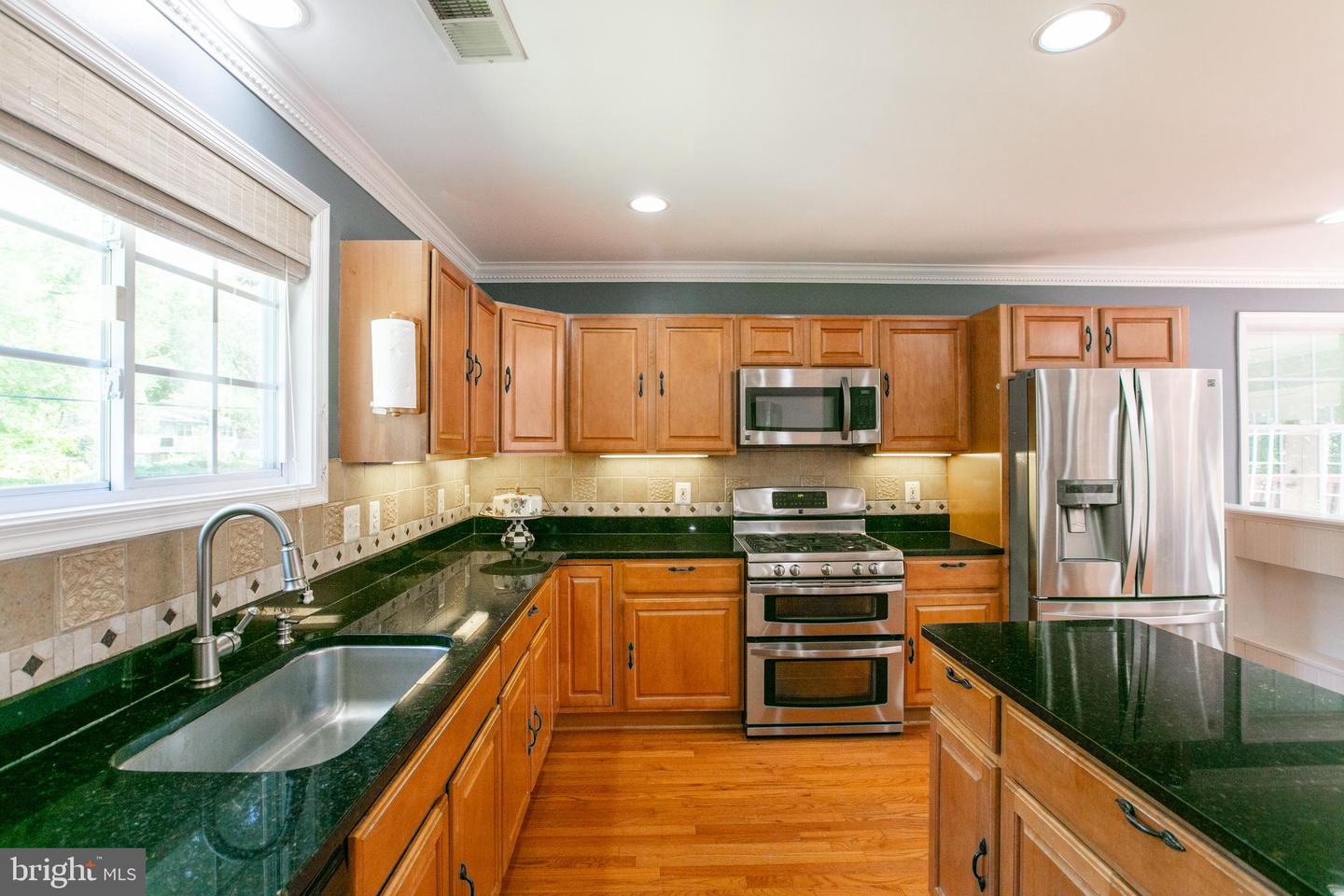 5722 LARPIN LN, ALEXANDRIA, Virginia 22310, 3 Bedrooms Bedrooms, ,3 BathroomsBathrooms,Residential,For sale,5722 LARPIN LN,VAFX2250638 MLS # VAFX2250638