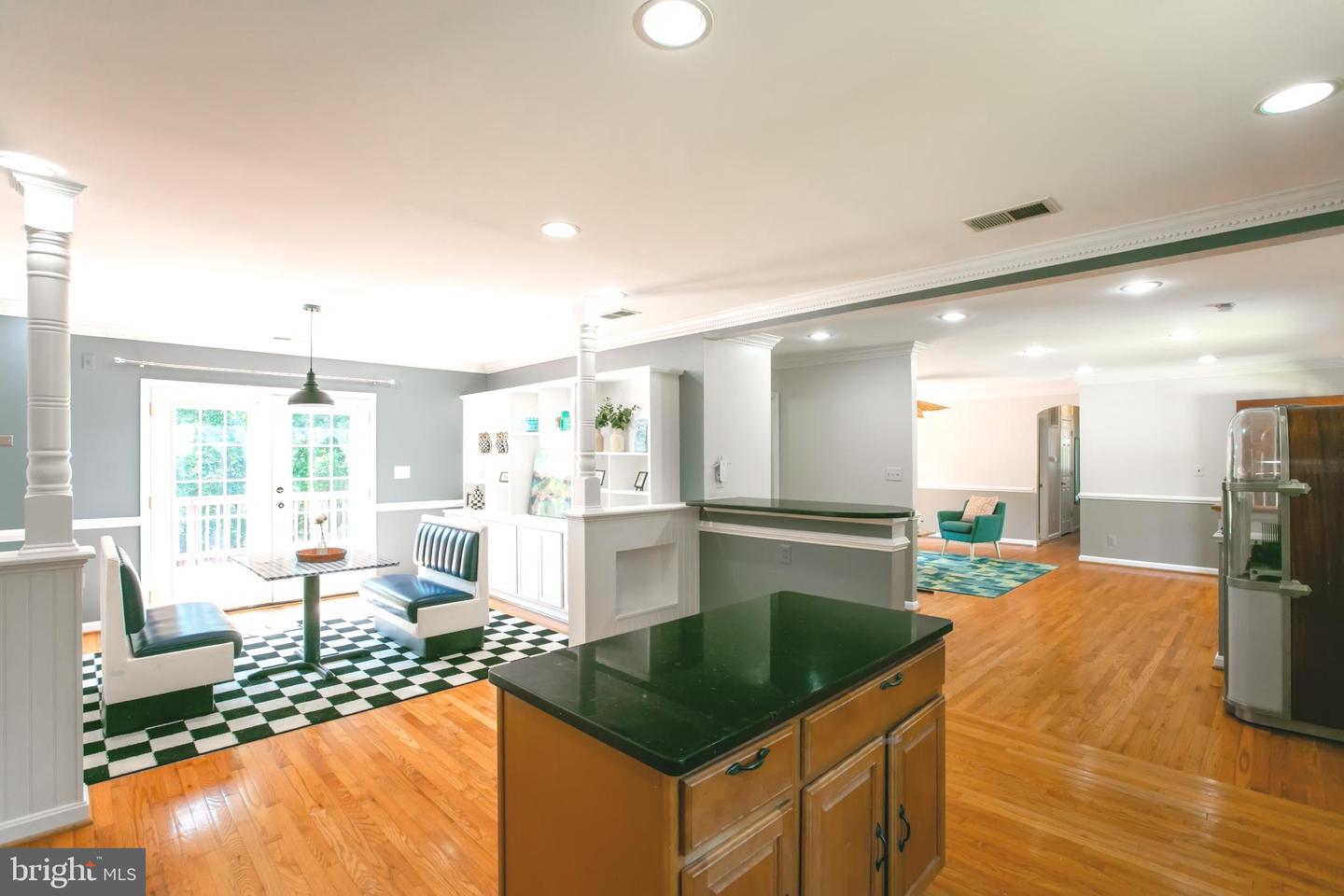 5722 LARPIN LN, ALEXANDRIA, Virginia 22310, 3 Bedrooms Bedrooms, ,3 BathroomsBathrooms,Residential,For sale,5722 LARPIN LN,VAFX2250638 MLS # VAFX2250638