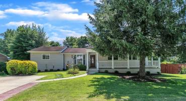 5722 LARPIN LN, ALEXANDRIA, Virginia 22310, 3 Bedrooms Bedrooms, ,3 BathroomsBathrooms,Residential,For sale,5722 LARPIN LN,VAFX2250638 MLS # VAFX2250638