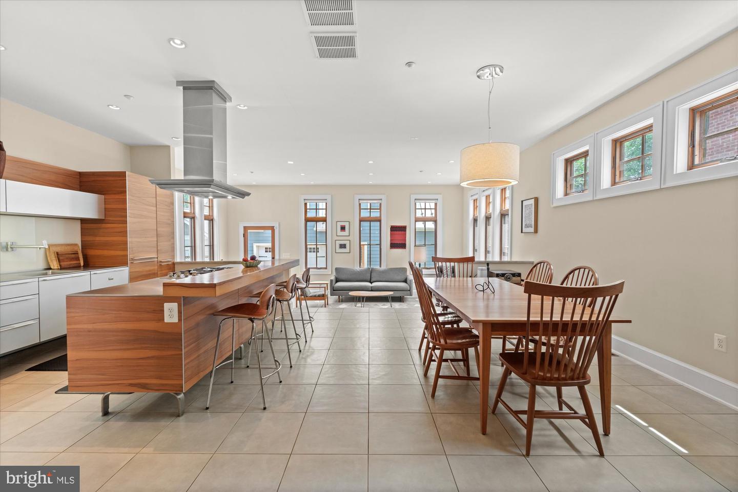 9 E WALNUT ST, ALEXANDRIA, Virginia 22301, 3 Bedrooms Bedrooms, ,3 BathroomsBathrooms,Residential,For sale,9 E WALNUT ST,VAAX2046918 MLS # VAAX2046918