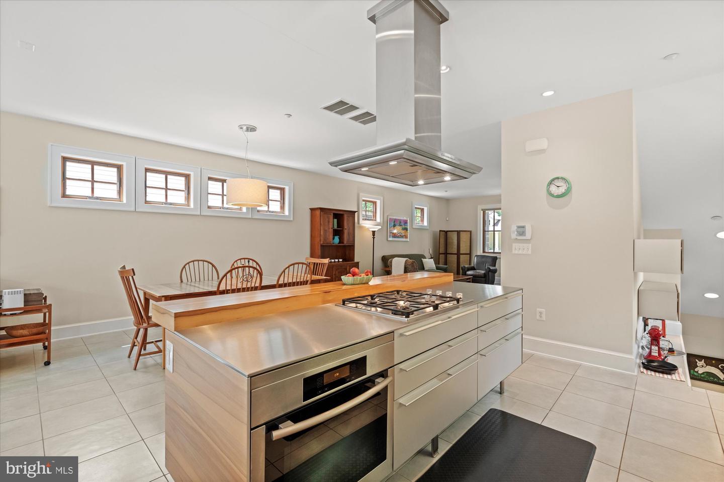 9 E WALNUT ST, ALEXANDRIA, Virginia 22301, 3 Bedrooms Bedrooms, ,3 BathroomsBathrooms,Residential,For sale,9 E WALNUT ST,VAAX2046918 MLS # VAAX2046918