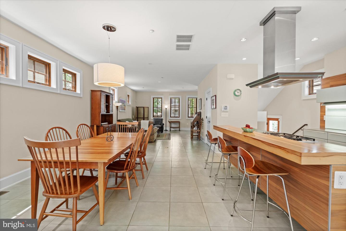9 E WALNUT ST, ALEXANDRIA, Virginia 22301, 3 Bedrooms Bedrooms, ,3 BathroomsBathrooms,Residential,For sale,9 E WALNUT ST,VAAX2046918 MLS # VAAX2046918