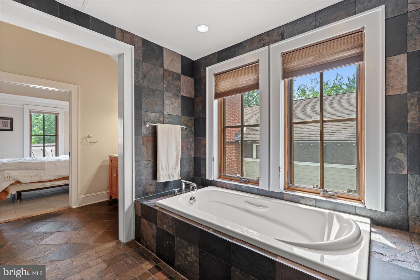 9 E WALNUT ST, ALEXANDRIA, Virginia 22301, 3 Bedrooms Bedrooms, ,3 BathroomsBathrooms,Residential,For sale,9 E WALNUT ST,VAAX2046918 MLS # VAAX2046918