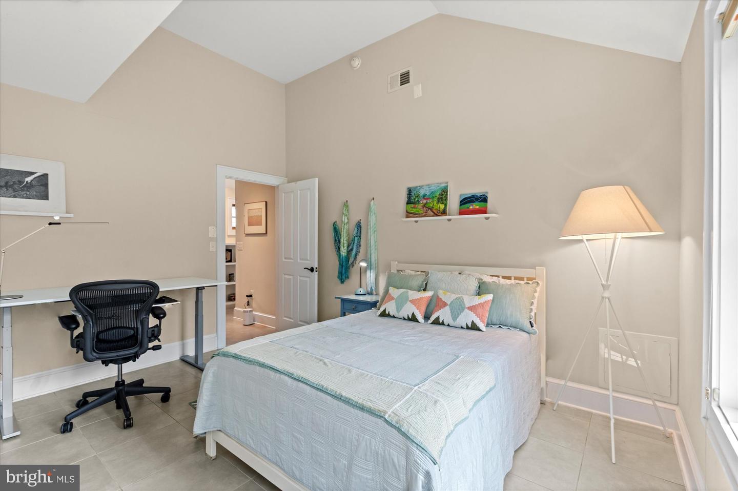 9 E WALNUT ST, ALEXANDRIA, Virginia 22301, 3 Bedrooms Bedrooms, ,3 BathroomsBathrooms,Residential,For sale,9 E WALNUT ST,VAAX2046918 MLS # VAAX2046918