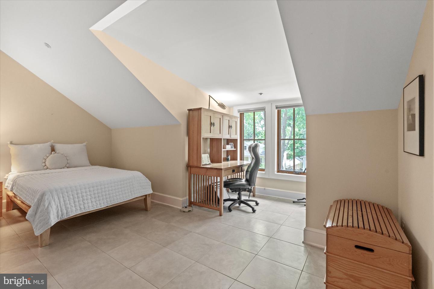 9 E WALNUT ST, ALEXANDRIA, Virginia 22301, 3 Bedrooms Bedrooms, ,3 BathroomsBathrooms,Residential,For sale,9 E WALNUT ST,VAAX2046918 MLS # VAAX2046918