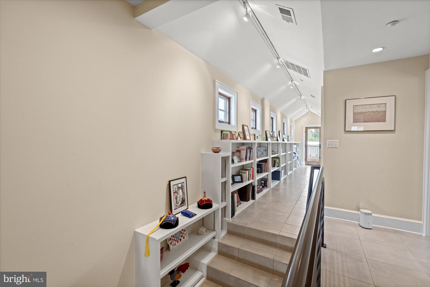 9 E WALNUT ST, ALEXANDRIA, Virginia 22301, 3 Bedrooms Bedrooms, ,3 BathroomsBathrooms,Residential,For sale,9 E WALNUT ST,VAAX2046918 MLS # VAAX2046918