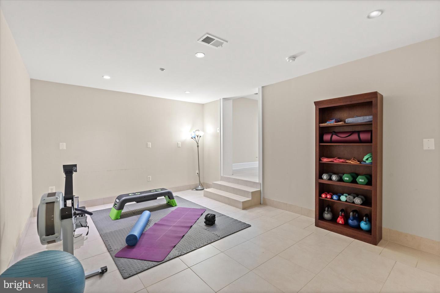 9 E WALNUT ST, ALEXANDRIA, Virginia 22301, 3 Bedrooms Bedrooms, ,3 BathroomsBathrooms,Residential,For sale,9 E WALNUT ST,VAAX2046918 MLS # VAAX2046918