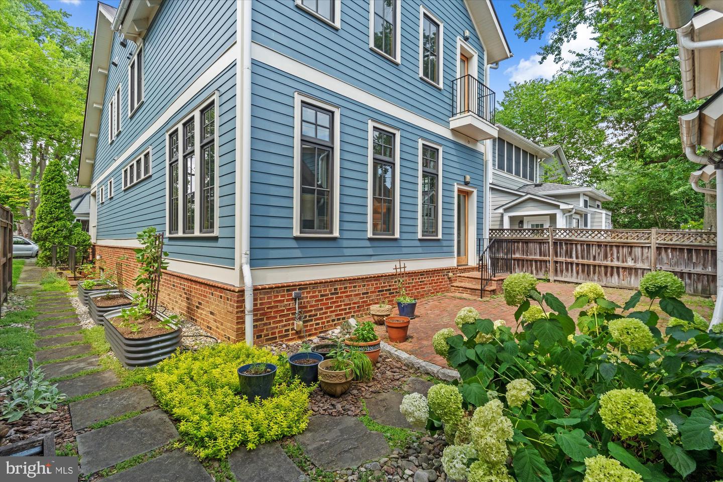 9 E WALNUT ST, ALEXANDRIA, Virginia 22301, 3 Bedrooms Bedrooms, ,3 BathroomsBathrooms,Residential,For sale,9 E WALNUT ST,VAAX2046918 MLS # VAAX2046918