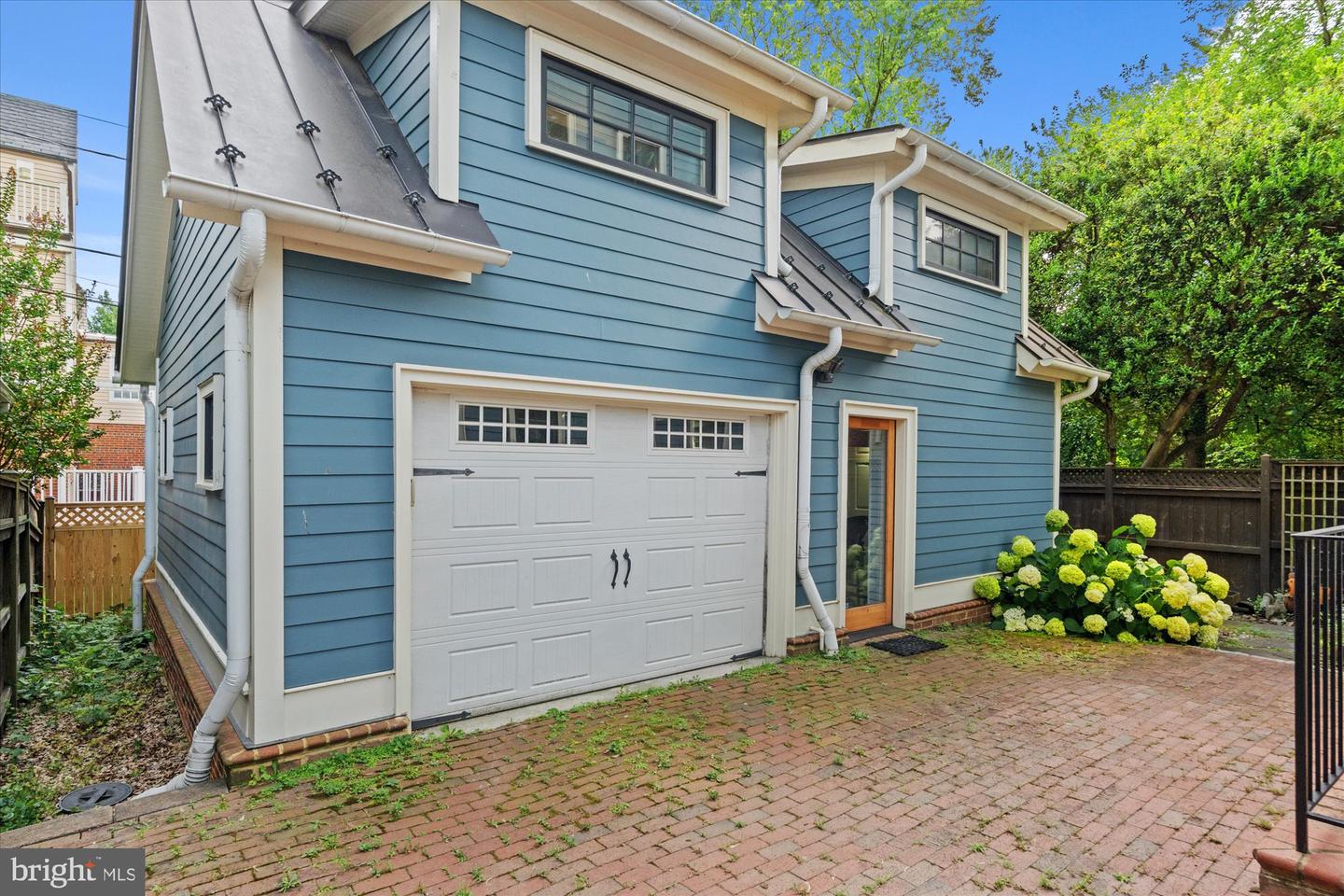 9 E WALNUT ST, ALEXANDRIA, Virginia 22301, 3 Bedrooms Bedrooms, ,3 BathroomsBathrooms,Residential,For sale,9 E WALNUT ST,VAAX2046918 MLS # VAAX2046918