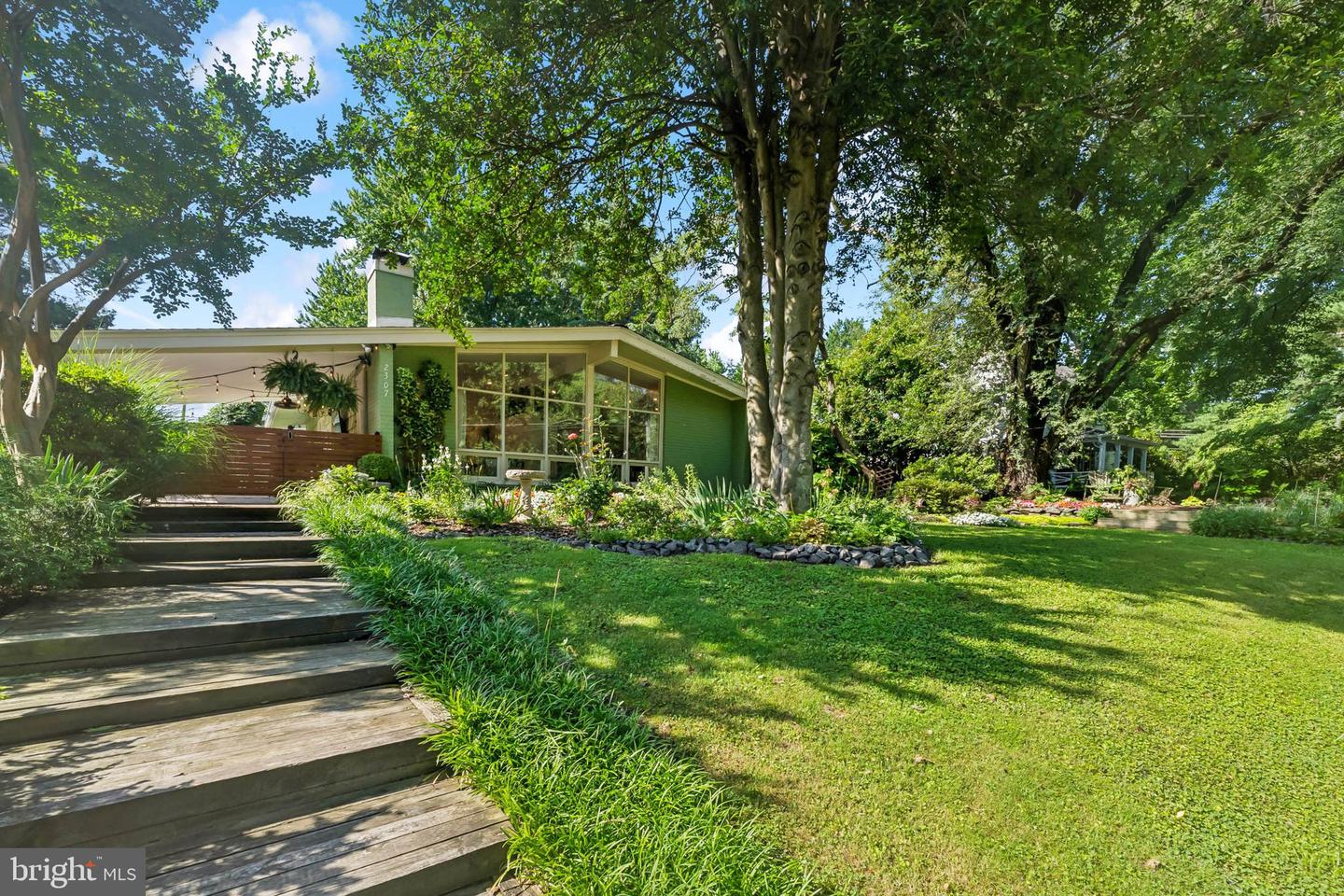 2307 SHERWOOD HALL LN, ALEXANDRIA, Virginia 22306, 4 Bedrooms Bedrooms, ,3 BathroomsBathrooms,Residential,For sale,2307 SHERWOOD HALL LN,VAFX2250642 MLS # VAFX2250642
