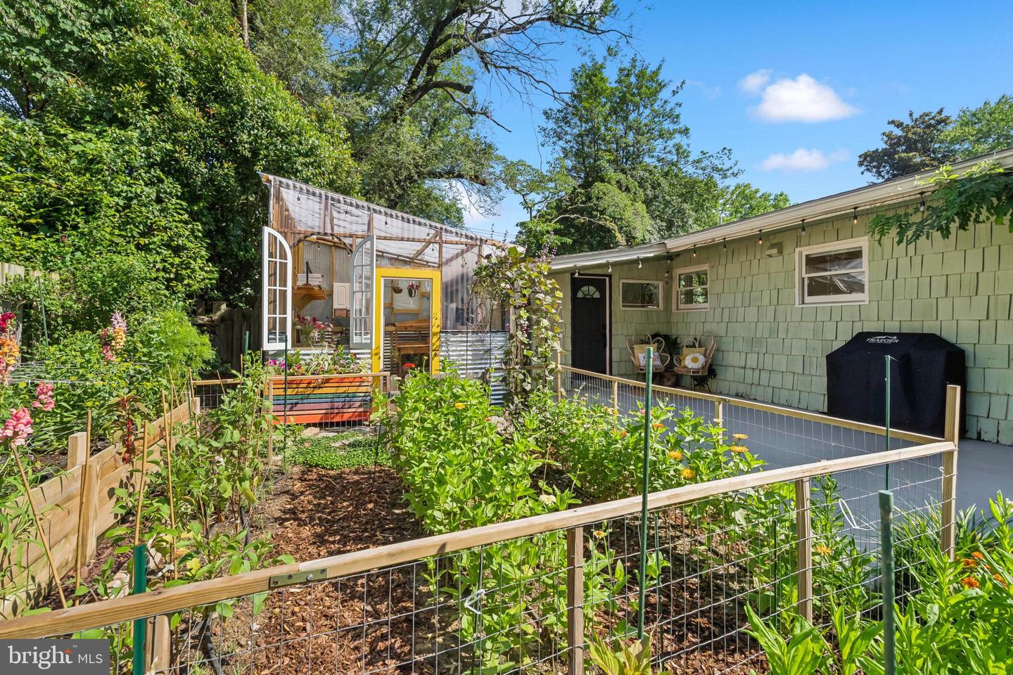 2307 SHERWOOD HALL LN, ALEXANDRIA, Virginia 22306, 4 Bedrooms Bedrooms, ,3 BathroomsBathrooms,Residential,For sale,2307 SHERWOOD HALL LN,VAFX2250642 MLS # VAFX2250642