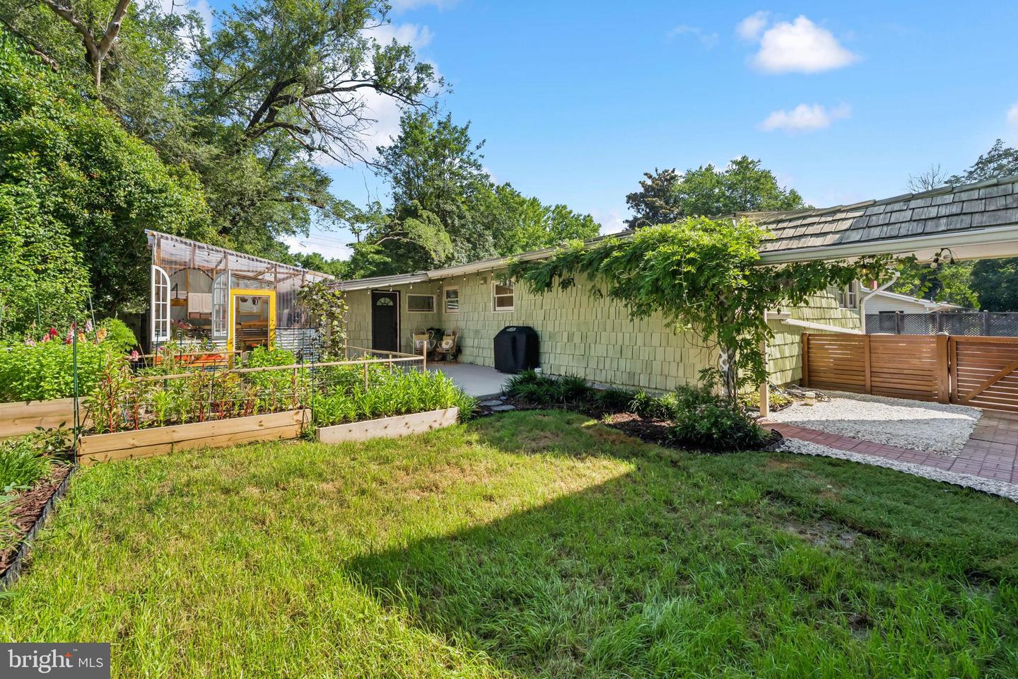 2307 SHERWOOD HALL LN, ALEXANDRIA, Virginia 22306, 4 Bedrooms Bedrooms, ,3 BathroomsBathrooms,Residential,For sale,2307 SHERWOOD HALL LN,VAFX2250642 MLS # VAFX2250642