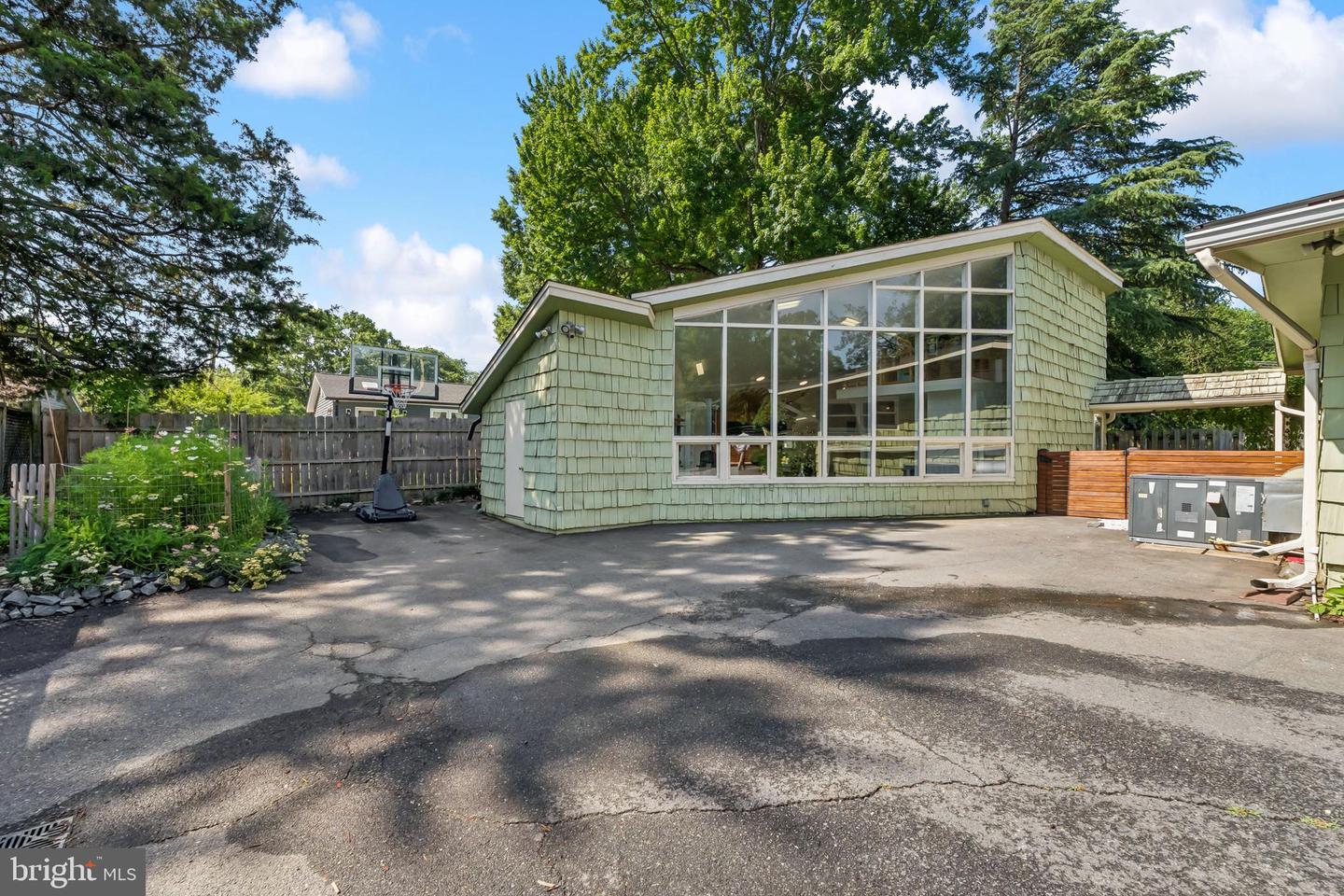 2307 SHERWOOD HALL LN, ALEXANDRIA, Virginia 22306, 4 Bedrooms Bedrooms, ,3 BathroomsBathrooms,Residential,For sale,2307 SHERWOOD HALL LN,VAFX2250642 MLS # VAFX2250642