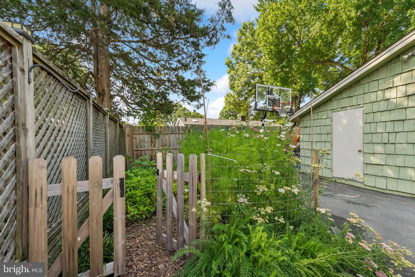 2307 SHERWOOD HALL LN, ALEXANDRIA, Virginia 22306, 4 Bedrooms Bedrooms, ,3 BathroomsBathrooms,Residential,For sale,2307 SHERWOOD HALL LN,VAFX2250642 MLS # VAFX2250642