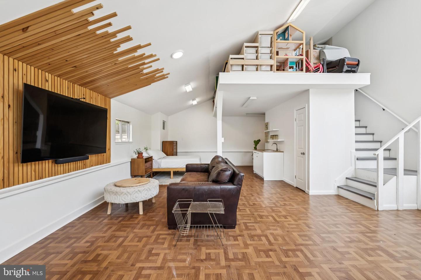 2307 SHERWOOD HALL LN, ALEXANDRIA, Virginia 22306, 4 Bedrooms Bedrooms, ,3 BathroomsBathrooms,Residential,For sale,2307 SHERWOOD HALL LN,VAFX2250642 MLS # VAFX2250642