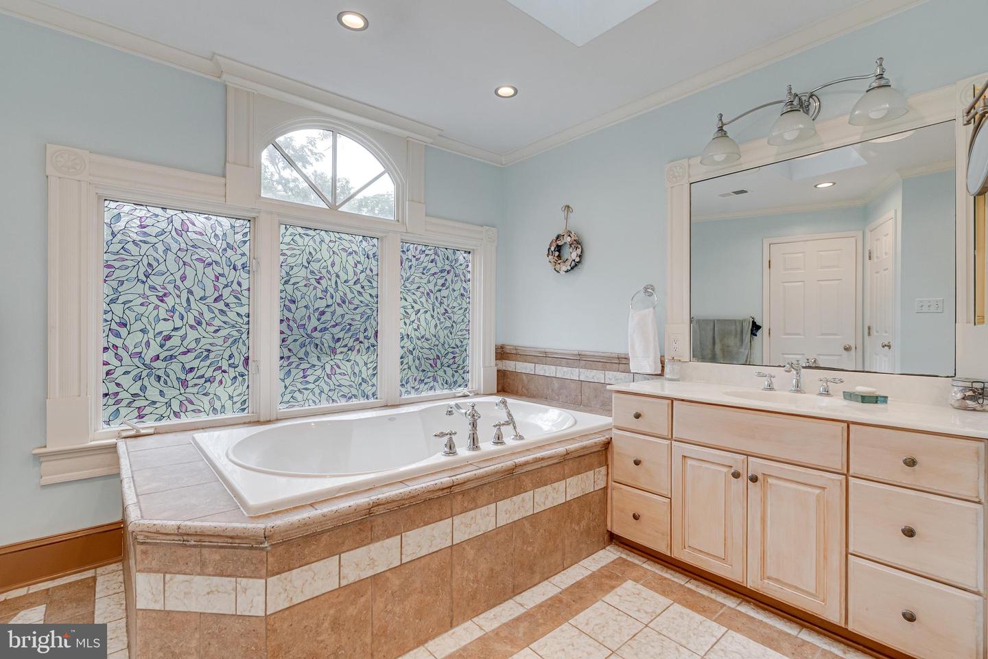 423 W COLONIAL HWY, HAMILTON, Virginia 20158, 4 Bedrooms Bedrooms, ,3 BathroomsBathrooms,Residential,For sale,423 W COLONIAL HWY,VALO2100552 MLS # VALO2100552
