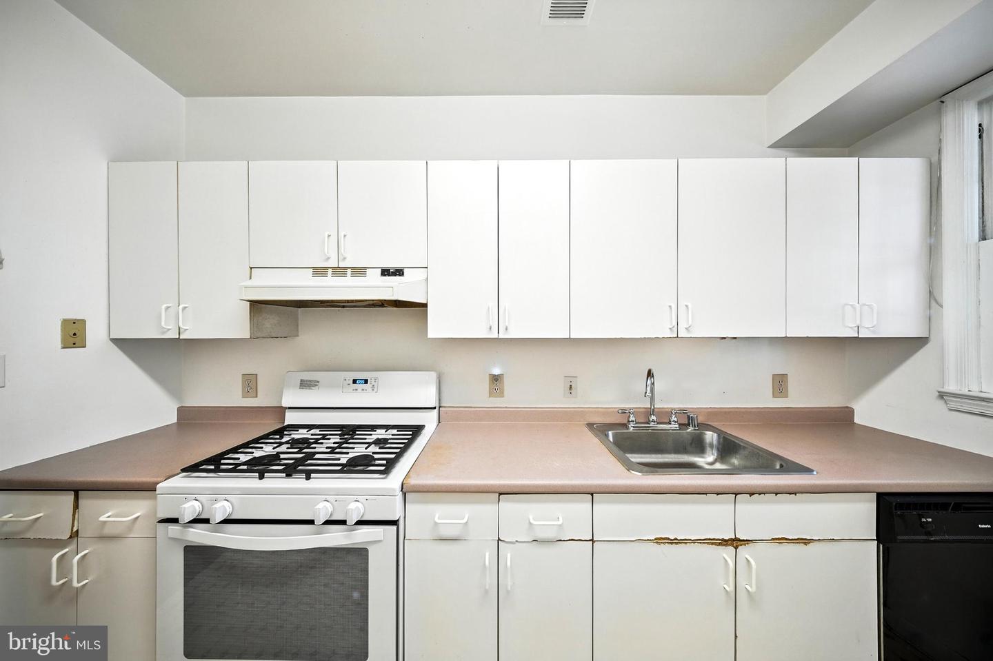 1006 4TH ST NE, WASHINGTON, District Of Columbia 20002, 4 Bedrooms Bedrooms, ,2 BathroomsBathrooms,Residential,For sale,1006 4TH ST NE,DCDC2207798 MLS # DCDC2207798