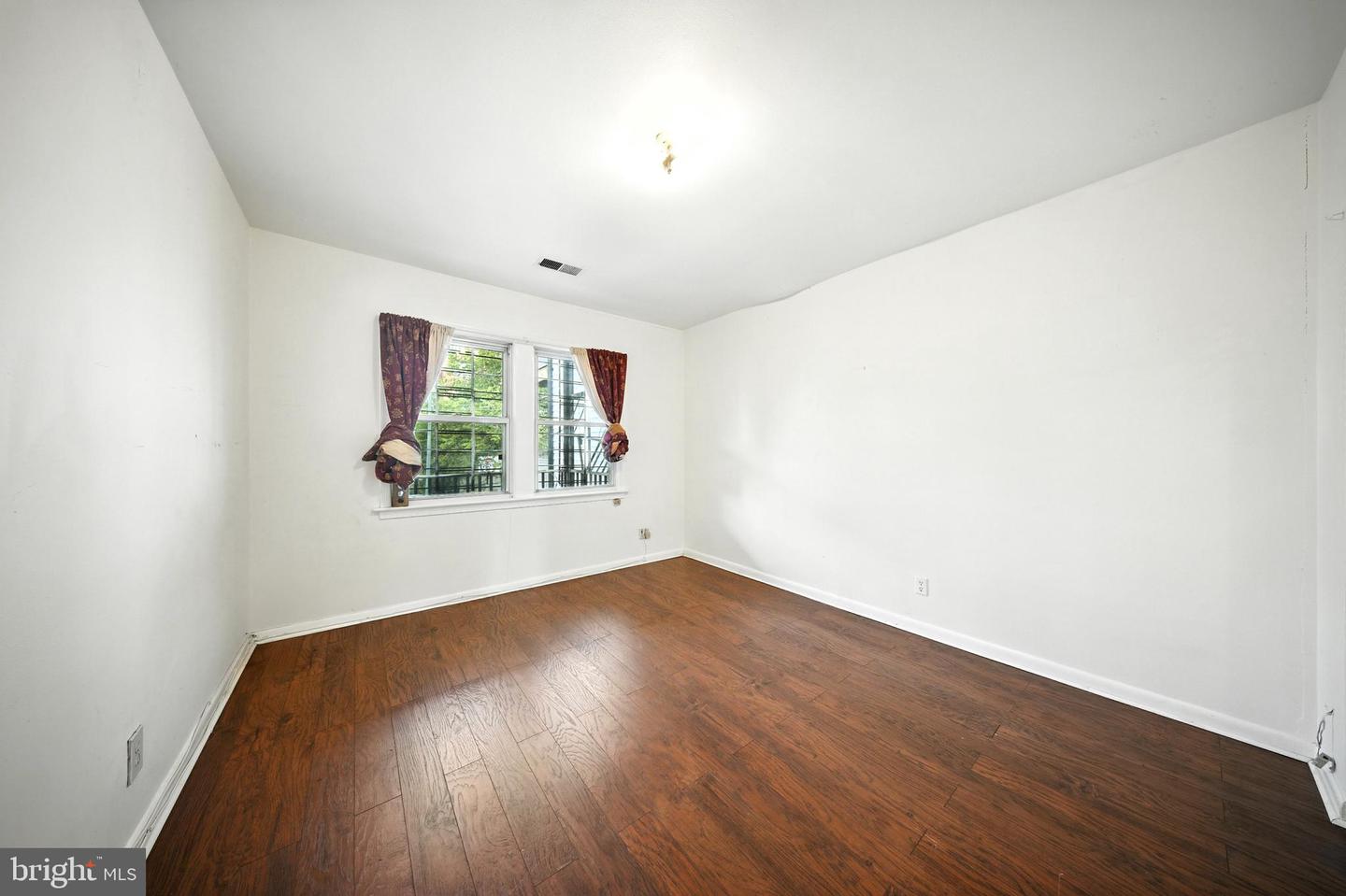 1006 4TH ST NE, WASHINGTON, District Of Columbia 20002, 4 Bedrooms Bedrooms, ,2 BathroomsBathrooms,Residential,For sale,1006 4TH ST NE,DCDC2207798 MLS # DCDC2207798