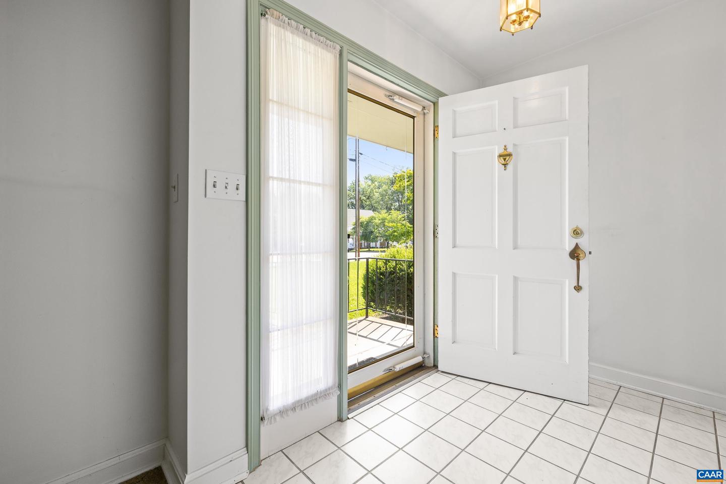 608 DAVIS AVE, CHARLOTTESVILLE, Virginia 22901, 3 Bedrooms Bedrooms, ,3 BathroomsBathrooms,Residential,For sale,608 DAVIS AVE,666120 MLS # 666120