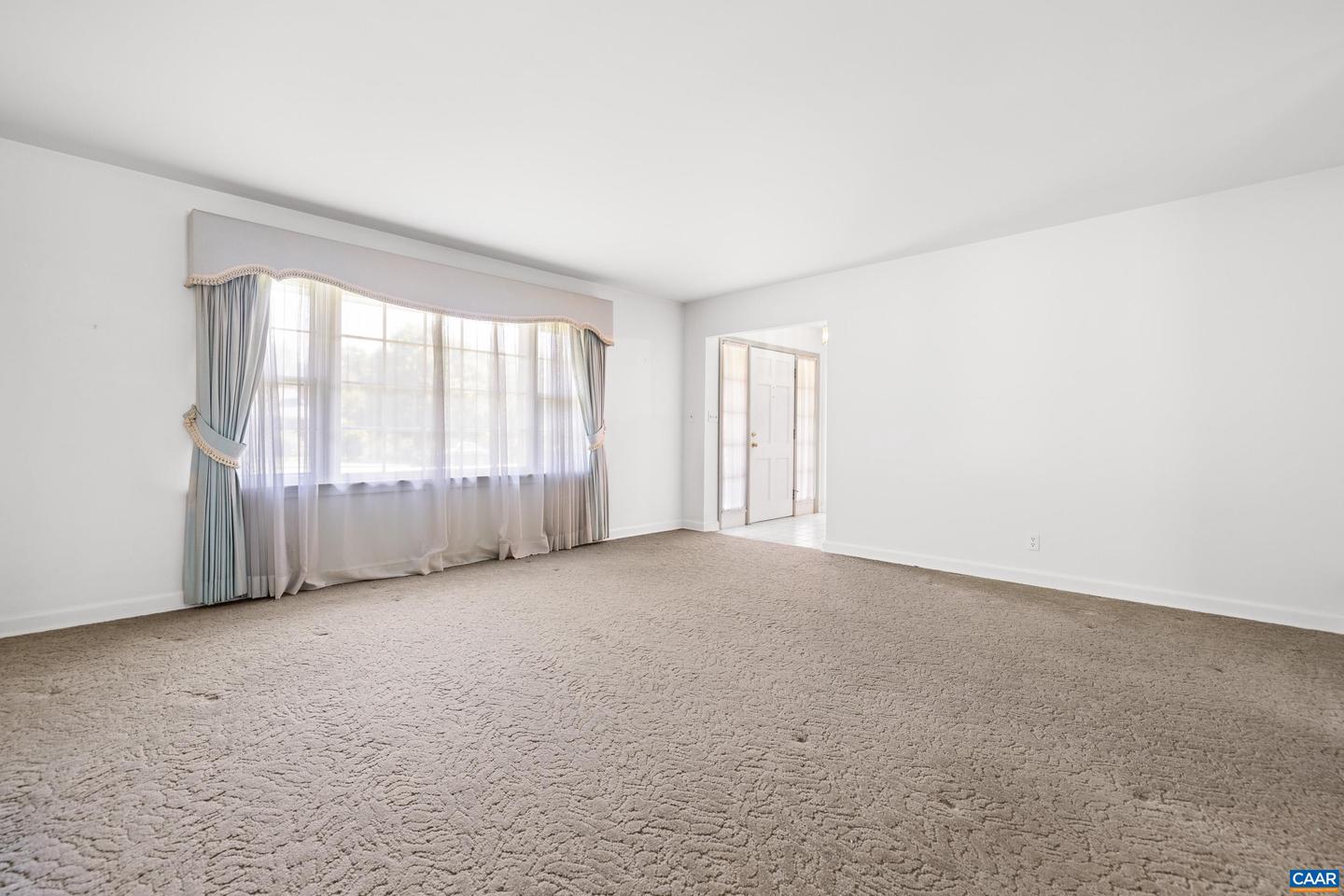 608 DAVIS AVE, CHARLOTTESVILLE, Virginia 22901, 3 Bedrooms Bedrooms, ,3 BathroomsBathrooms,Residential,For sale,608 DAVIS AVE,666120 MLS # 666120