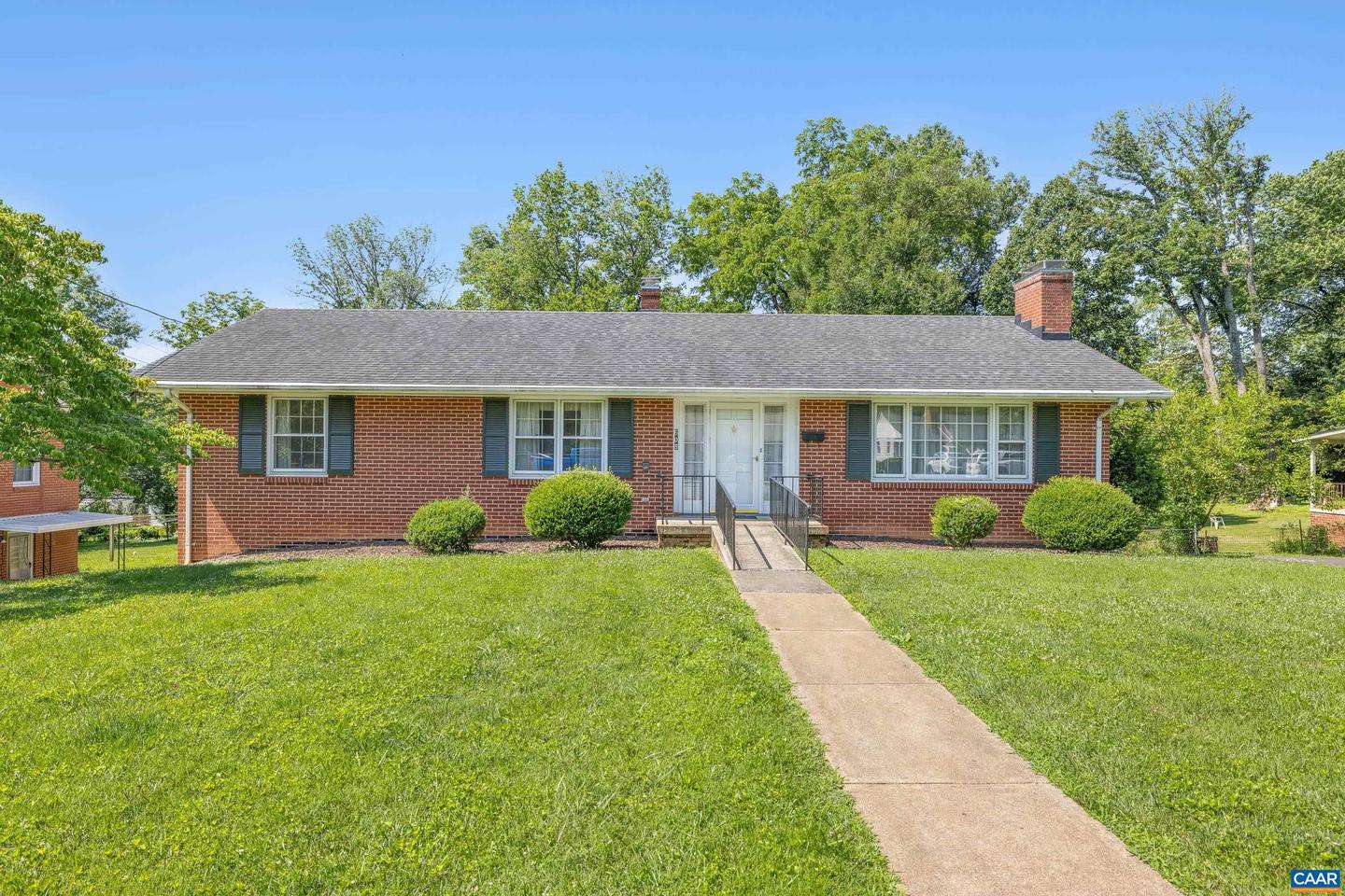 608 DAVIS AVE, CHARLOTTESVILLE, Virginia 22901, 3 Bedrooms Bedrooms, ,3 BathroomsBathrooms,Residential,For sale,608 DAVIS AVE,666120 MLS # 666120