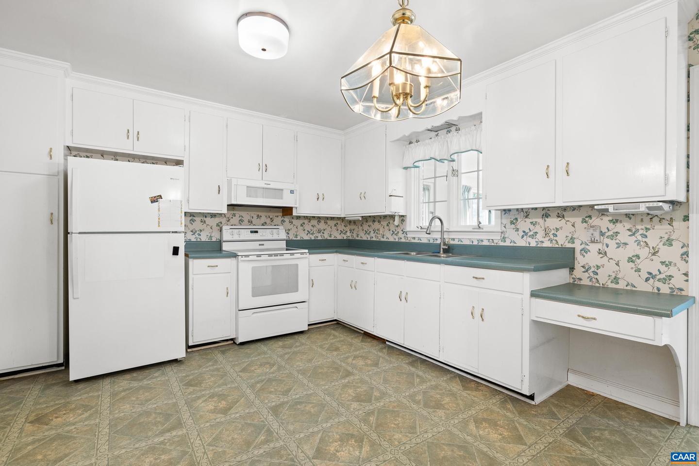 608 DAVIS AVE, CHARLOTTESVILLE, Virginia 22901, 3 Bedrooms Bedrooms, ,3 BathroomsBathrooms,Residential,For sale,608 DAVIS AVE,666120 MLS # 666120